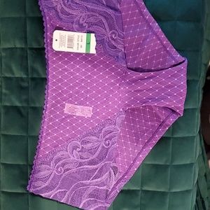 Wacoal Reveal boyshort, size large, purple